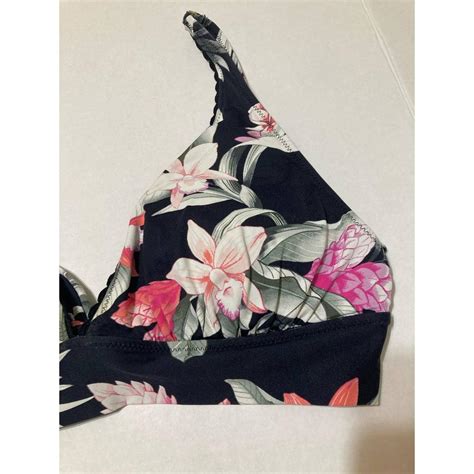 Tommy Bahama Floral Black Bikini Swim Top Large Euc Depop