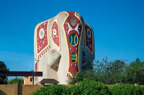 This elephant house outside Moscow resulted out of a tea can and a ...