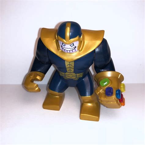 2016 Thanos Minifigure With 2018 Infinity Gauntlet Lego