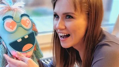 Agnieszka Kaczorowska pląsa w skąpym bikini na plaży Ale gorąco