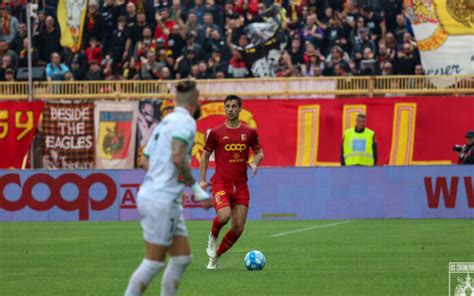 Rimonta E Trionfo Il Catanzaro Vince Il Venezia Al Fotofinish A