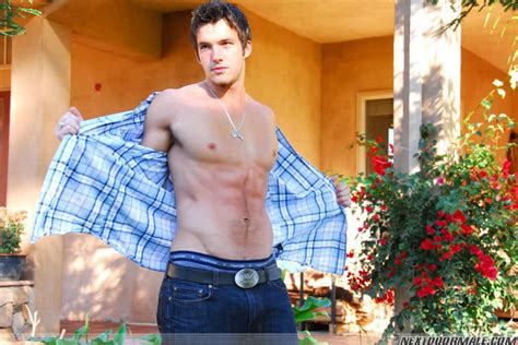 Milk Male Estrelas Do Porn Trystan Bull Solo