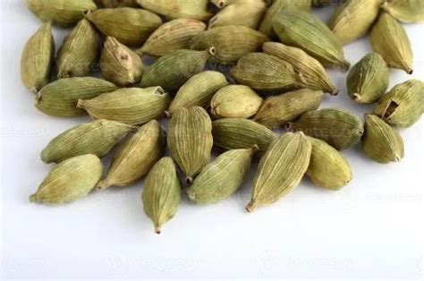 Green Dried Cardamom Seeds Packaging Type Plastic Packaging Size 1kg At Rs 700kg In Chennai