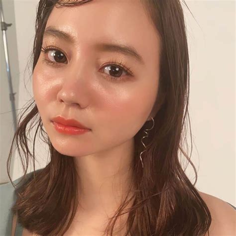 Nanamiさんのインスタグラム写真 Nanamiinstagram「 お久しぶりです 🏻 前の撮影のオフショット☺︎ ツヤっと