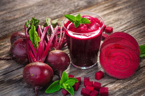 3 Amazing Benefits Of Drinking Beetroot Juice + Recipe - The Detox Lady