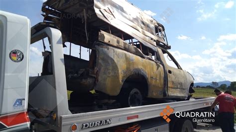 Se incendia camioneta cargada con pirotecnia tras chocar con automóvil