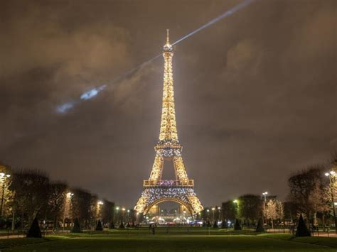 Photos magnifiques de la tour eiffel illuminée