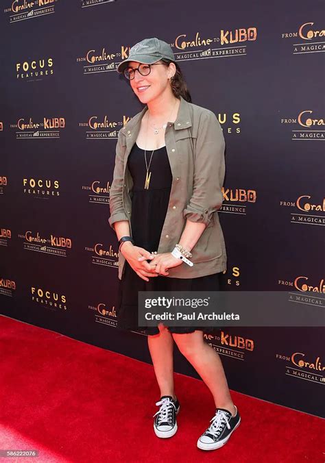 Mayim Bialik Sexy And Hot Bikini Pictures Livinlavidalowcarb