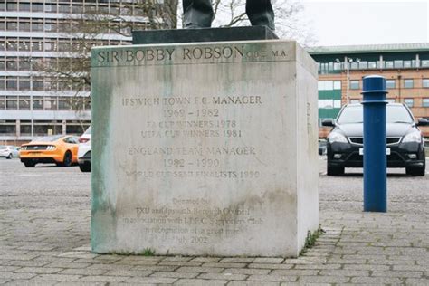 Bobby Robson Statue - Atlas Obscura