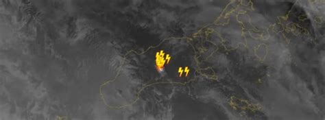 High Level Eruption At Shishaldin Volcano Aviation Color Code Raised To Red Alaska The Watchers