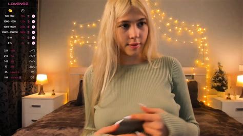 Busty Camgirl With Perfect Tits