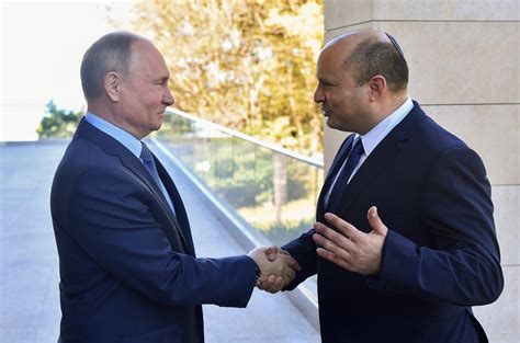 Russias Putin Hosts Israeli Pm Bennett The Independent