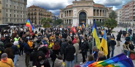 Palermo Scende In Piazza Per La Pace