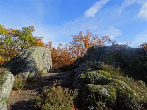 Yzeron Le crêt de Py Froid 849m en boucle Randonnée Monts du Lyonnais