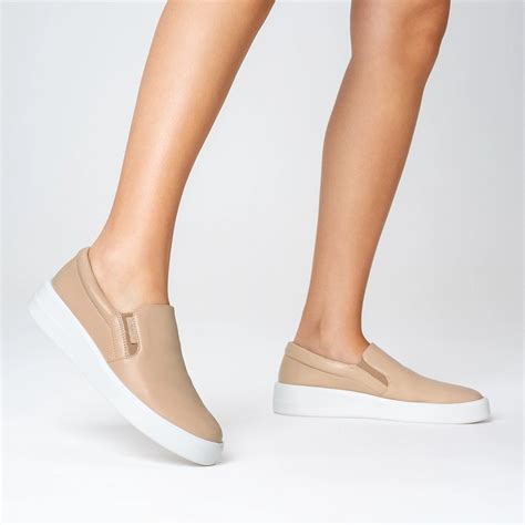 Tênis Slip On Couro Nude Tênis Slip On Couro Nude Carrano