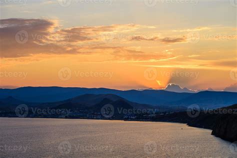 sunrise over mountains 15297011 Stock Photo at Vecteezy