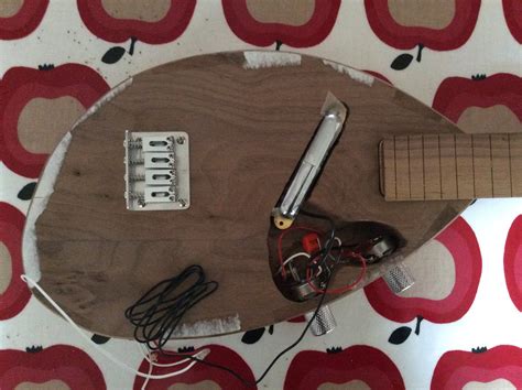 Electric Baritone Ukulele 33 Steps With Pictures Instructables