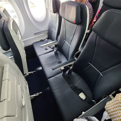 Review Air France Airbus A220 300 Economy Class Fco Cdg