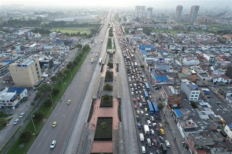 Environ 800 000 véhicules quitteront Bogotá pendant le plan d exode