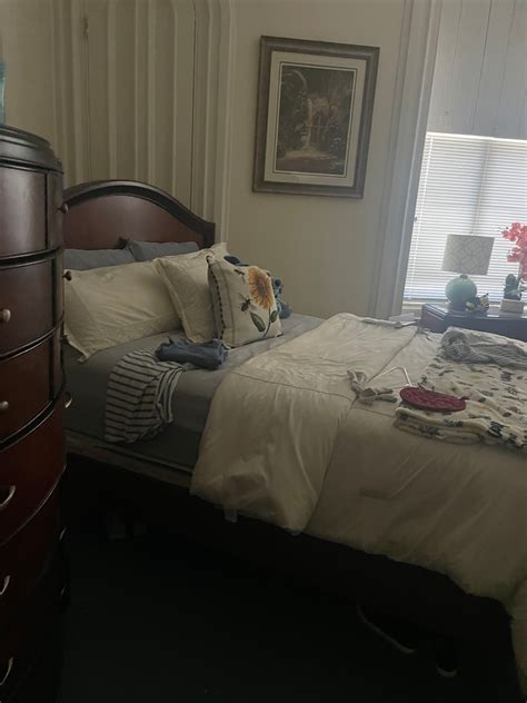 Shoppers are flocking to the stop and shop stratford ct today 9