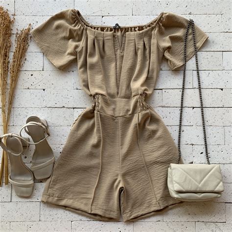 Macaquinho Air Flow Decote V E Lastex Na Cintura Nude Dondoca Moda Feminina