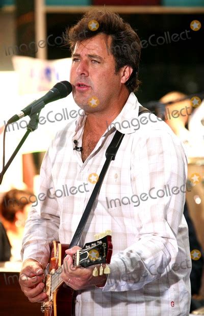 Photos And Pictures Vince Gill Performing On Nbc S Today Show 2007 Toyota Concert Series At