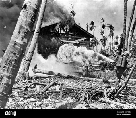 Atolón Kwajalein Islas Marshall 8 de agosto de 1945 Un infante de