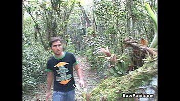 Latino está montando una polla carnosa XVIDEOS