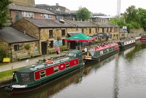 Travels On The U K Canal System With Narrowboat San Serriffe