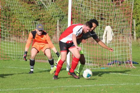 Football Earls Held By Alcester In Stalemate The Solihull Observer