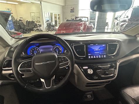 2017 Chrysler Pacifica Touring L-Plus with VMI Northstar Conversion ...