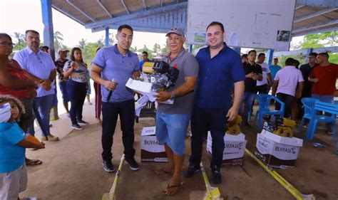 Em Presidente Figueiredo Roberto Cidade Entrega Emendas E Anuncia