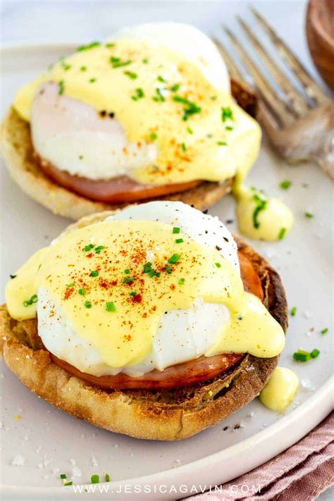 How to Make Eggs Benedict (VIDEO) - Jessica Gavin