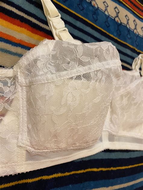 1960s Original Pennyrich White Lace Bullet Bra 32 F D… Gem