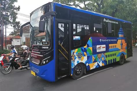 Sopir Angkot Padalarang Khawatir Penghasilan Turun Imbas Operasi Bus