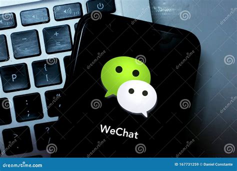 Wechat Logo Minimal Simple Design Template Copy Space D Editorial