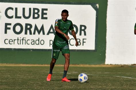 Ademir faz 7º jogo no Brasileirão marca gol e deve ficar no América MG