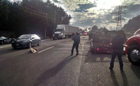 Volcadura En La Carretera México Cuernavaca Deja 14 Lesionados