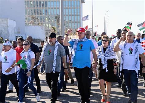 Autoridades Y J Venes Cubanos Marchan En La Habana A Favor De Palestina