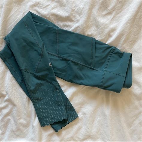 25 Teal Lululemon Leggings 🎀like New 🎀size 2 🎀has Depop