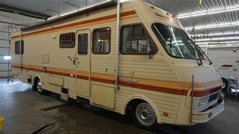 1992 Fleetwood Bounder 32 Ft