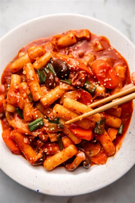 Vegan Tteokbokki With Vegetables Spicy Korean Rice Cakes 떡볶이