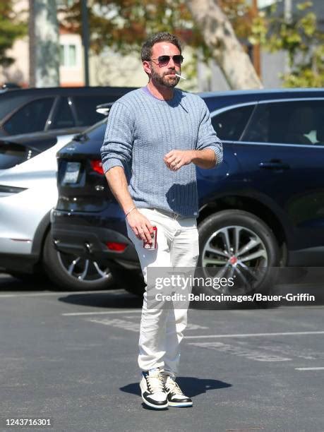 Ben Affleck Cigarette Photos and Premium High Res Pictures - Getty Images