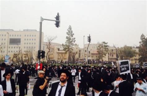 Hundreds Of Thousands Demonstrate In Jerusalem Against Haredi Draft