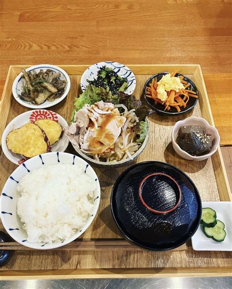 ご飯は釜炊き四条大宮でランチ！ロエズです こだわりの食材や食器の紹介をはじめ様々な情報を発信 四条大宮でランチなら地域密着のroe