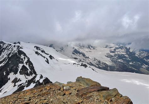 Ondata Di Caldo A Oltranza Ghiacciai In Sofferenza L Avviso Del