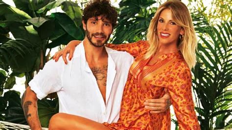 Stefano De Martino E Alessia Marcuzzi Rapporti Intimi Nei Camerini