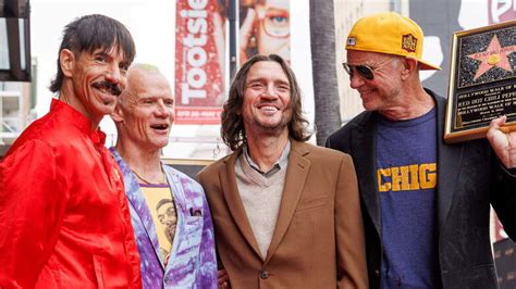 Red Hot Chili Peppers lança Return Of The Dream Canteen segundo álbum do ano Blog da