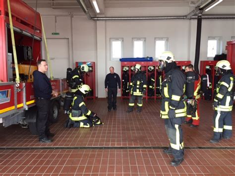 Lehrgang Atemschutz Notfalltraining Feuerwehr Stadt Brunsbüttel