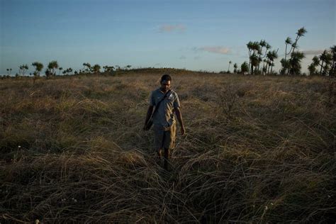 Aboriginal Rangers Face A Sisyphean Task Waves Of Trash The New York